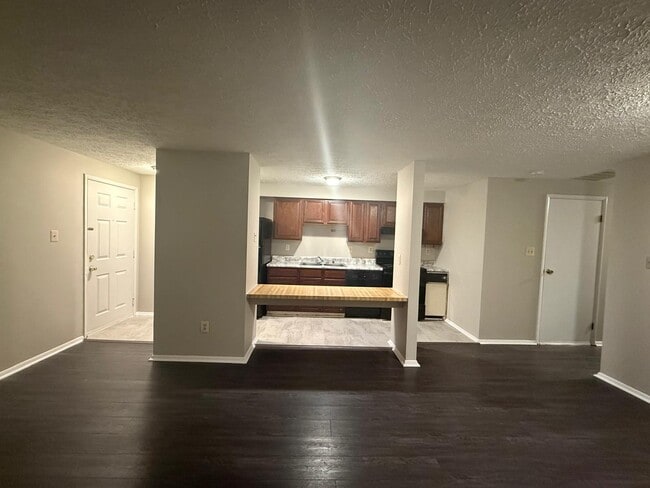 Building Photo - 12415 Hickory Tree Way