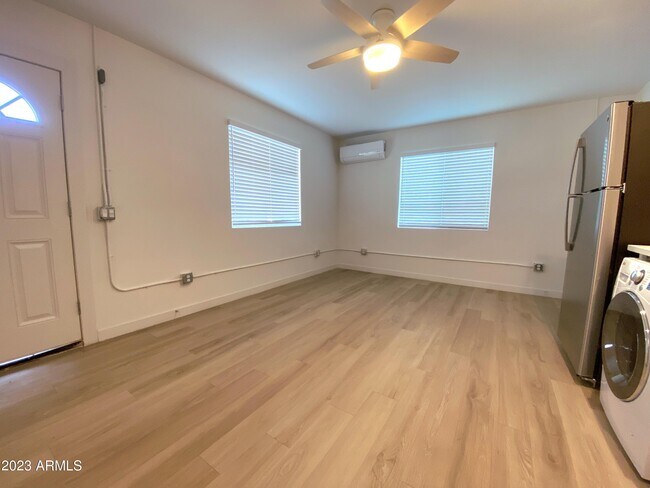 Foto del edificio - 1620 Apache Blvd