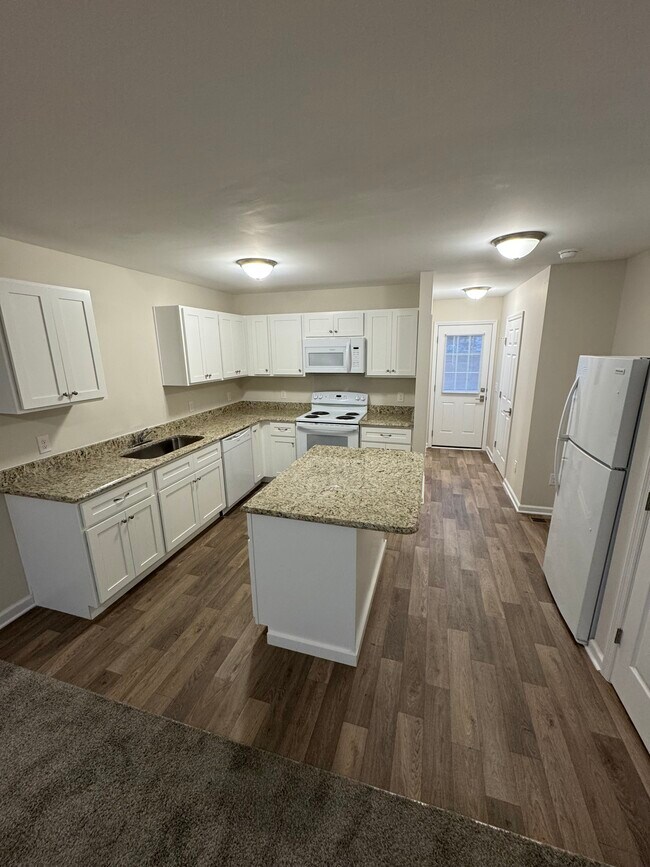 Building Photo - 907 Freeman St