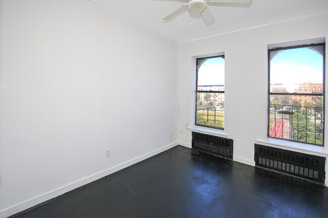 Foto del edificio - 2218 Dean St