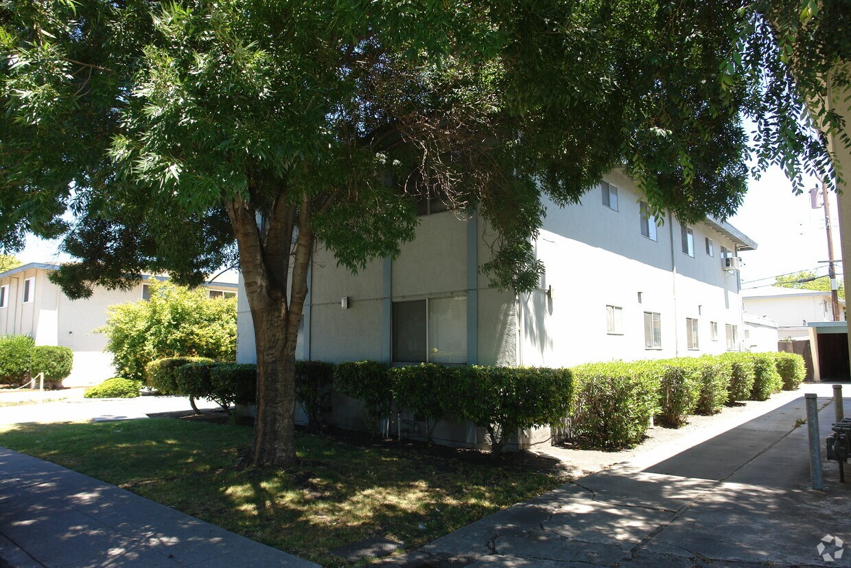 Foto del edificio - 2277 Los Padres Blvd