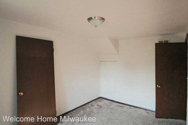 Foto del edificio - 3 br, 2 bath House - 5748 N 40th Street