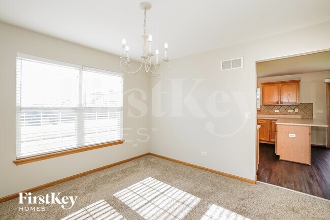 Foto del edificio - 16460 Kingsbrook Dr