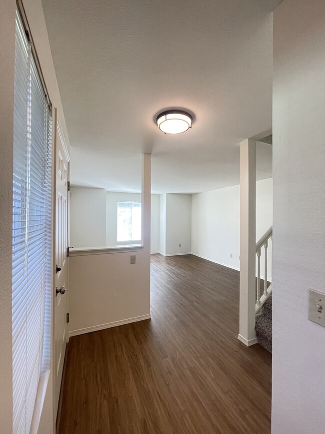 Foto del edificio - 323 Meadow Ave N