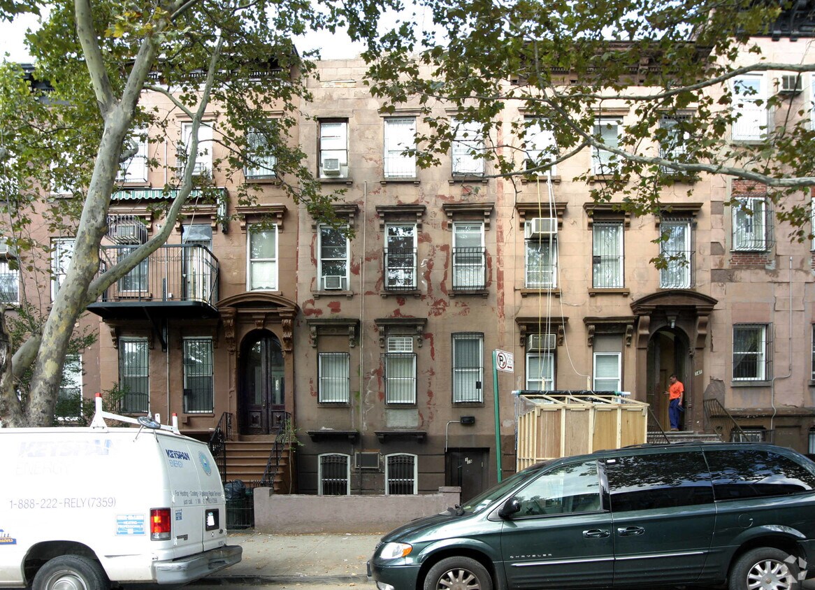 Primary Photo - 139 Penn St