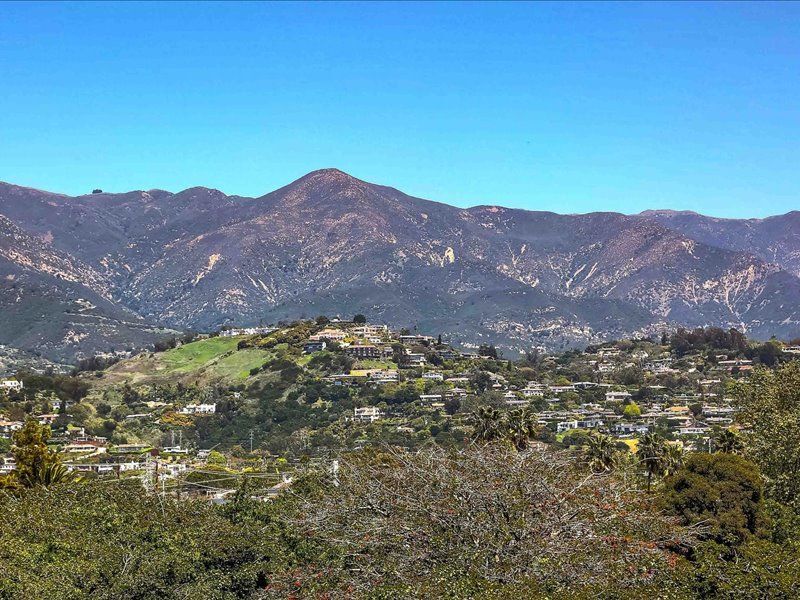 Primary Photo - 220 Santa Barbara St