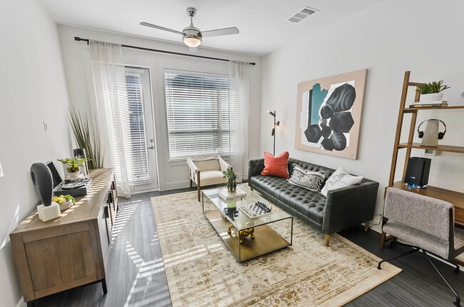 Foto del edificio - Opal Legacy Central