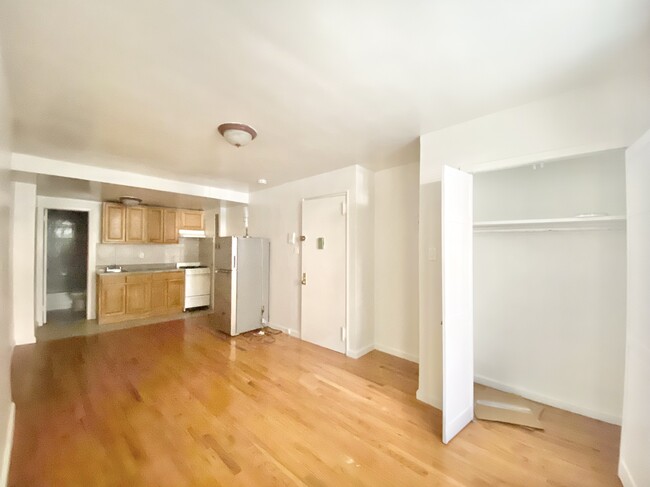 Building Photo - 142 W 130th St