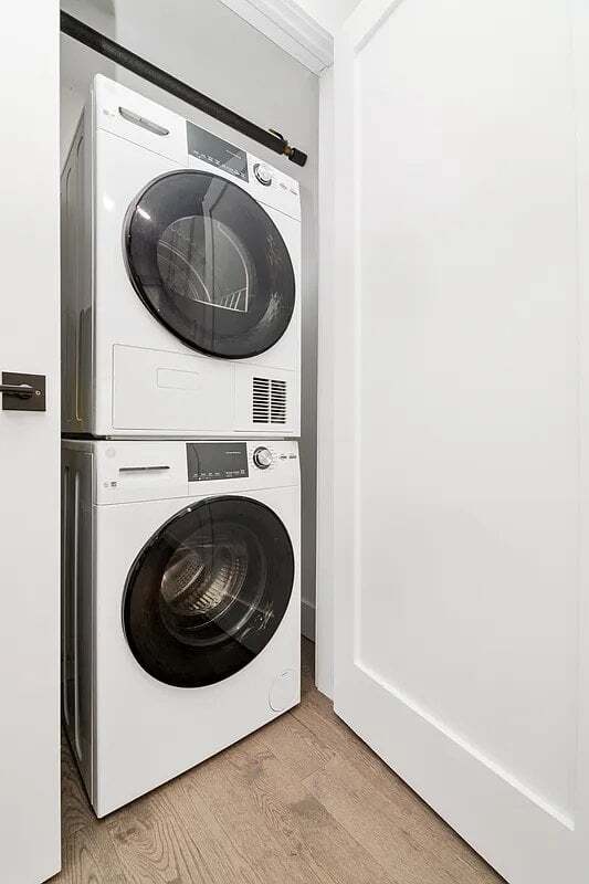 Building Photo - 241 W 75th St