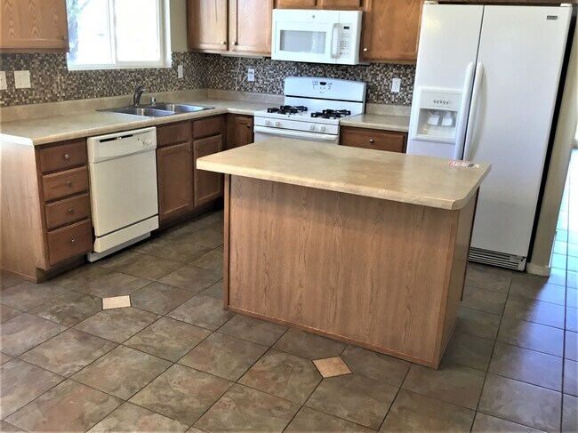 Foto del edificio - 500 Playful Meadows Dr NE