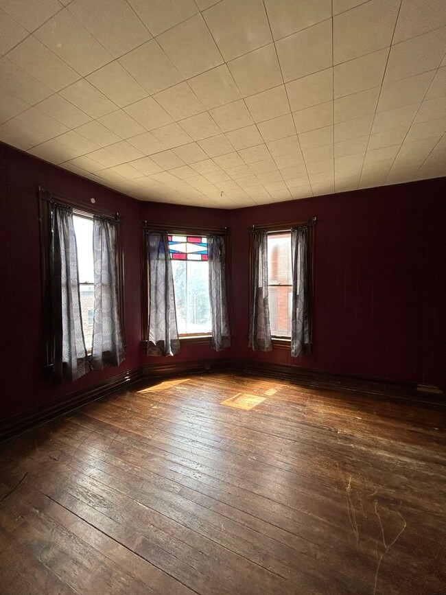 Building Photo - Charming Historic 4-Bedroom Home in the He...