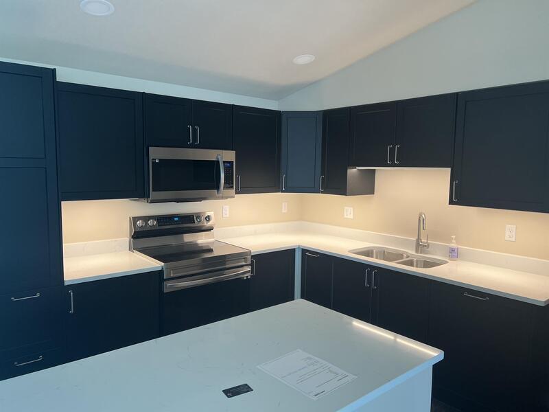 1074 Rainbow Blvd, Hiawatha, IA 52233 House Rental in Hiawatha, IA