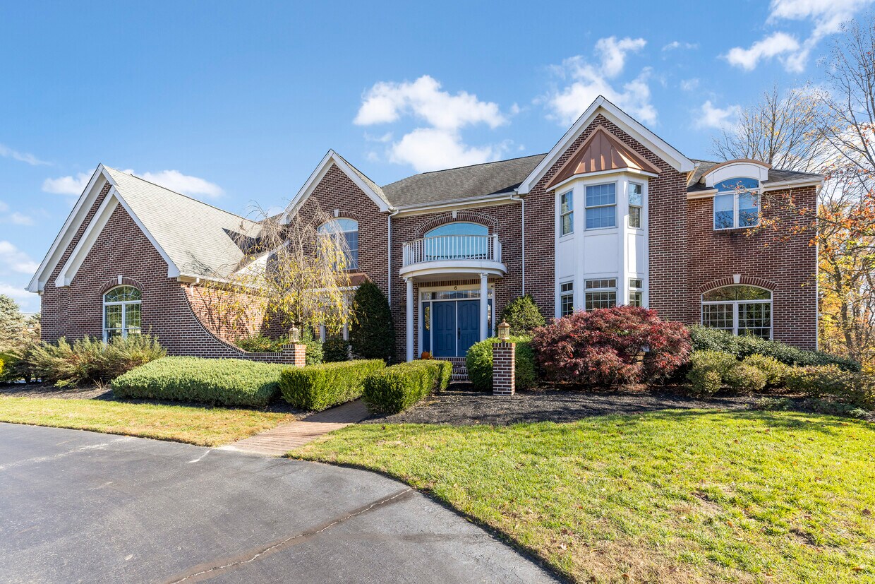Primary Photo - 6 Tudor Ln