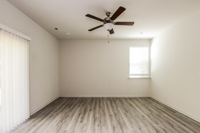 Foto del edificio - 1632 Tom Sadler Rd, Charlotte, NC