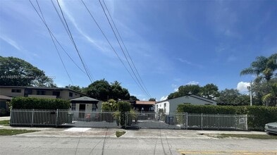 Building Photo - 200-210 NE 110th St