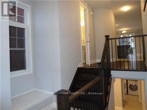 Building Photo - 288 Fellowes Crescent