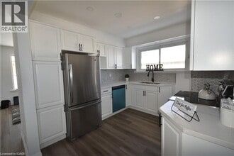 Building Photo - 346 Brompton Ave