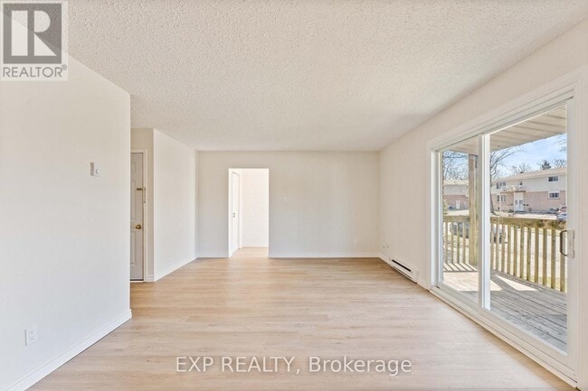Building Photo - 10 Kings Ct