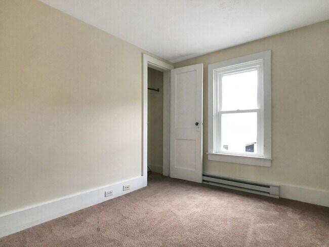 Foto del edificio - 255-259 Rear Main Street