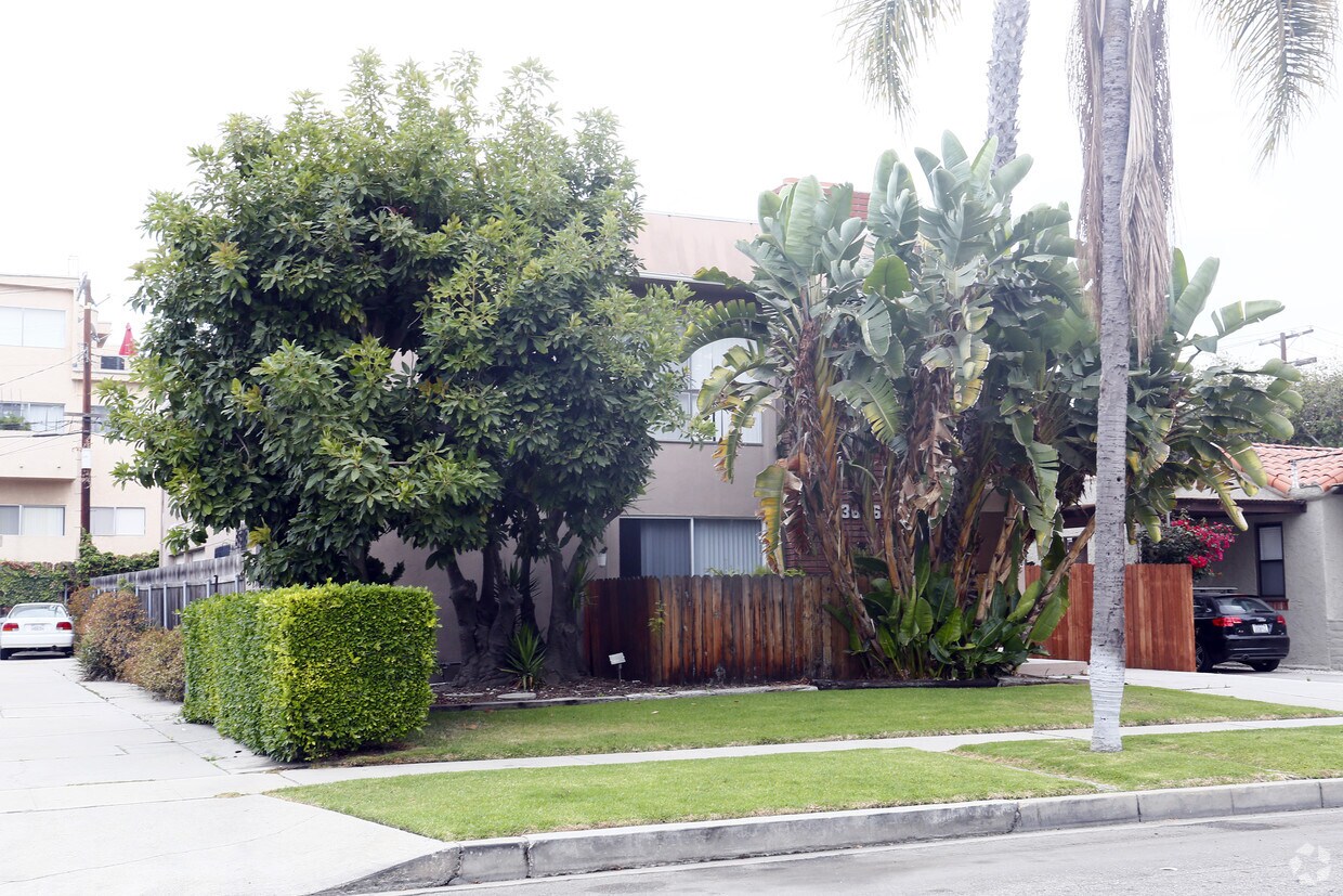 Building Photo - 3636 Empire Dr