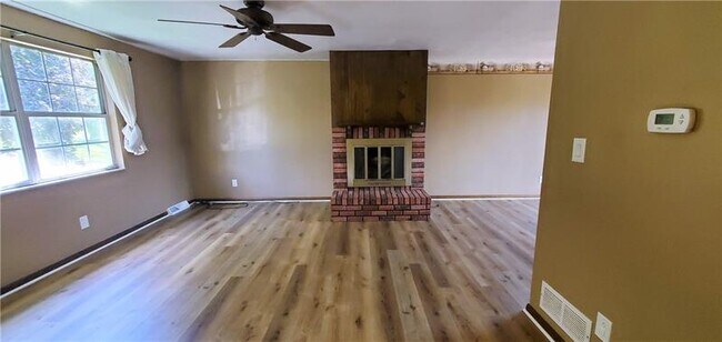 Building Photo - 115 Bristol Ln