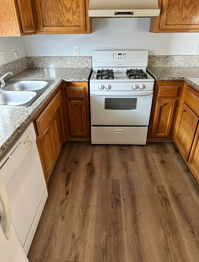 Building Photo - 9975 Pebble Beach Dr