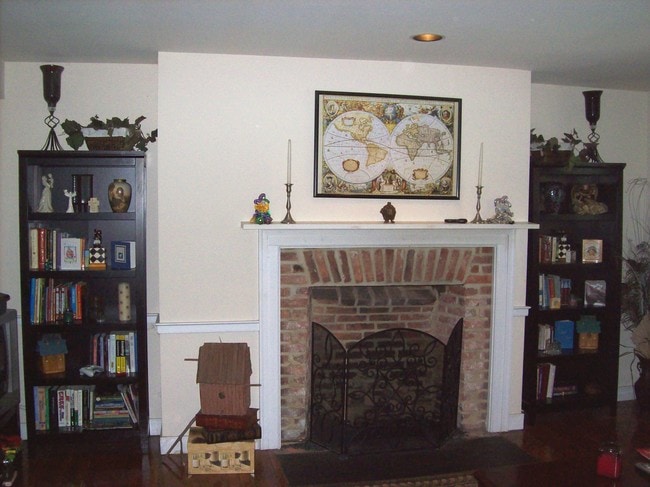 Building Photo - 802 Oella Ave