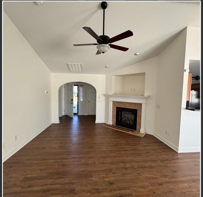 Building Photo - 2953 Beunavista Ct