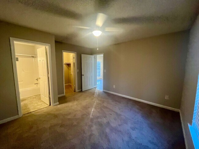 Building Photo - 3 Bedroom 2 Bath House Located in Central SC