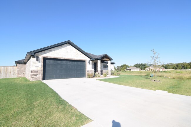 Building Photo - 3866 Green Tree Lp