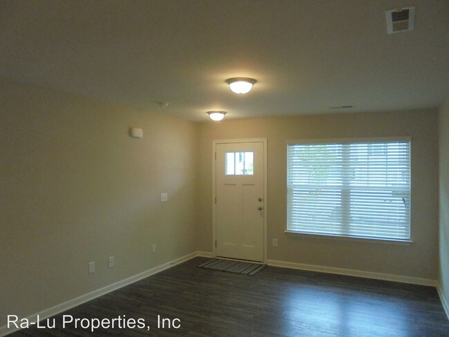 Building Photo - 3 br, 2.5 bath House - 104 Covington Cove Ct.