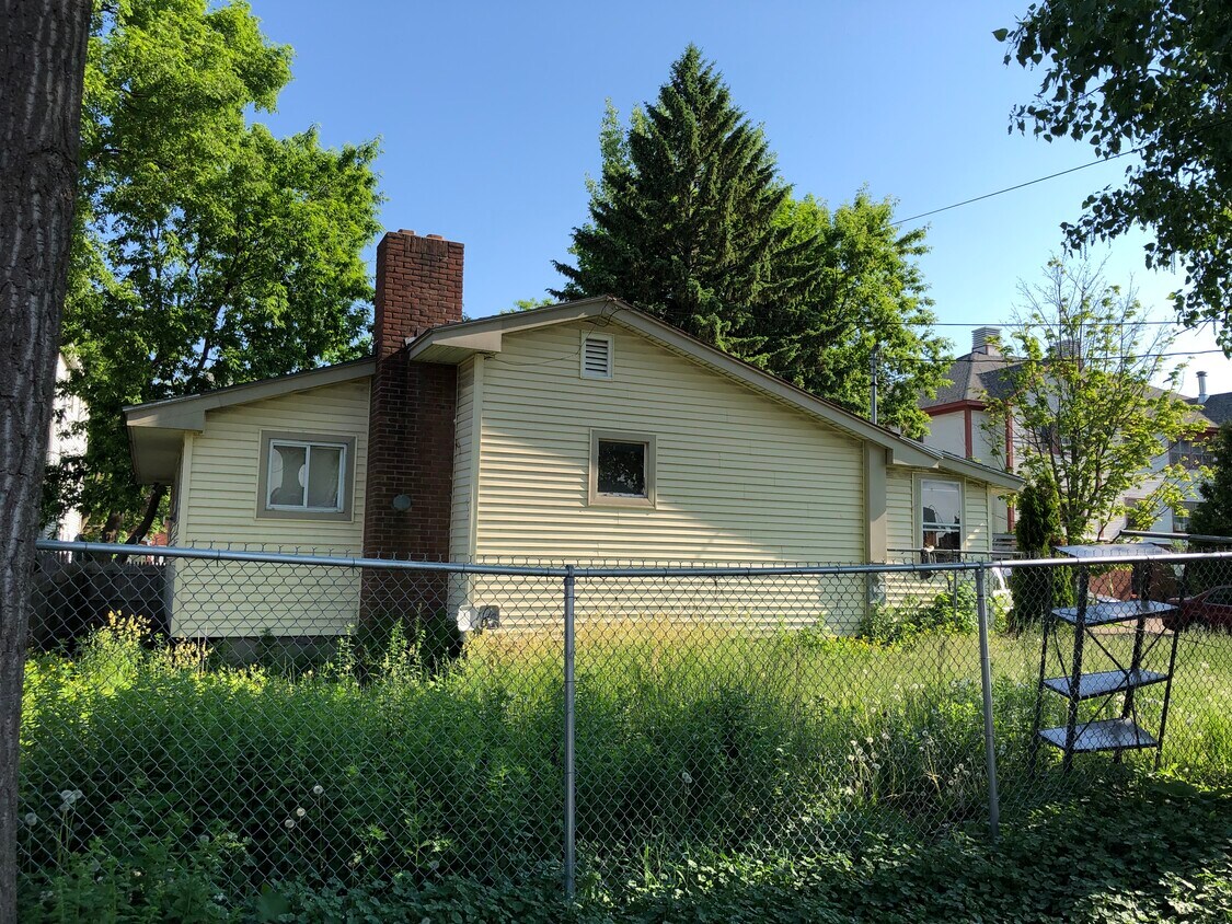 23 N Champlain St, Burlington, VT 05401 House Rental in Burlington