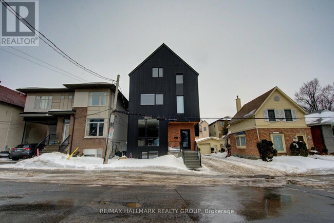 Building Photo - 130-130 Glenora St