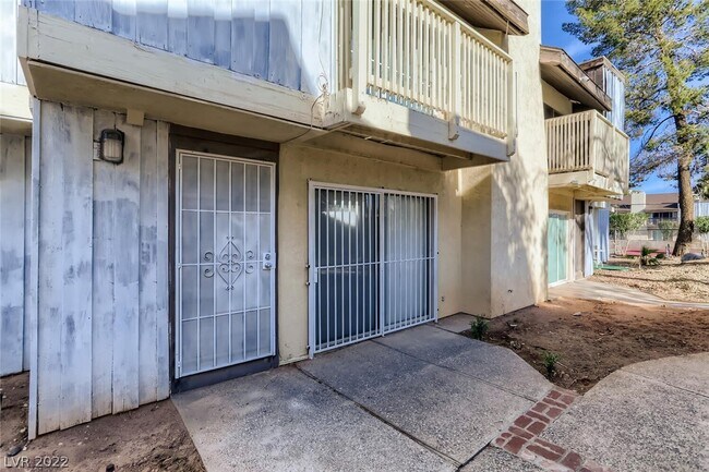 Building Photo - 578 Willow Green Dr