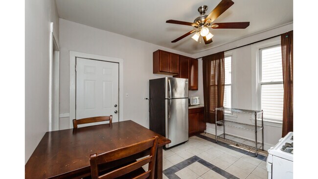 Building Photo - 3754 W McLean Ave