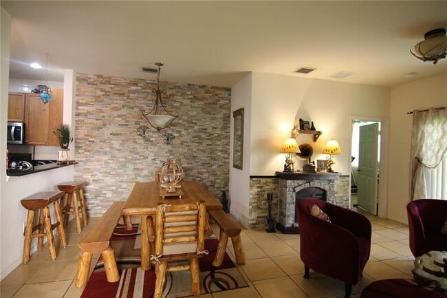 Building Photo - 9132 Pershore Pl
