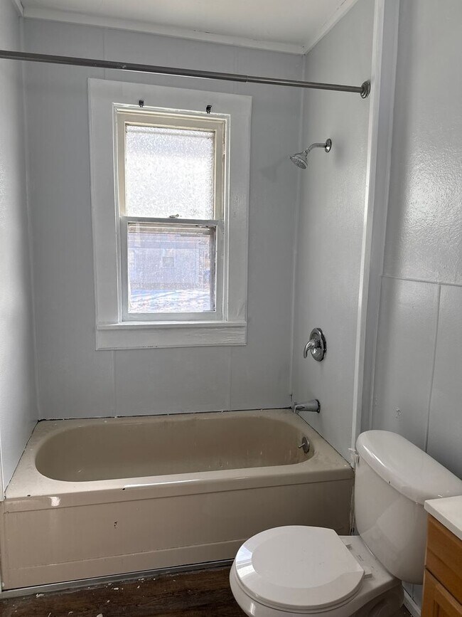 Foto del edificio - 2200 S 13th St