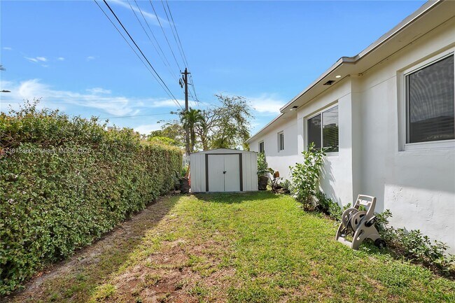 Foto del edificio - 2200 SW 21st St