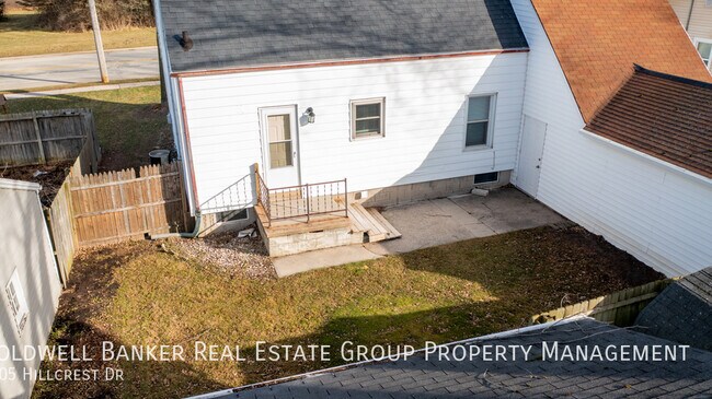Building Photo - 1205 Hillcrest Dr