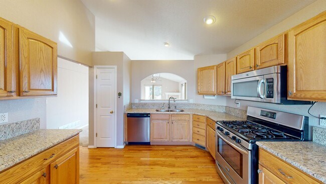 Building Photo - 15738 James Gate Pl