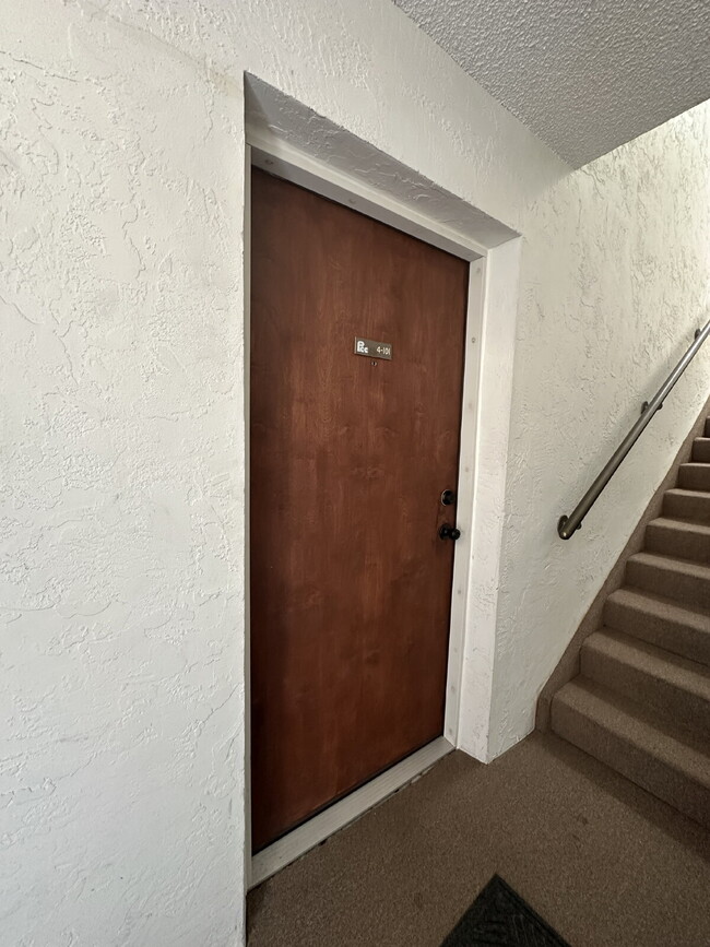 Building Photo - 2 bedroom, 2 bathroom condo across from th...
