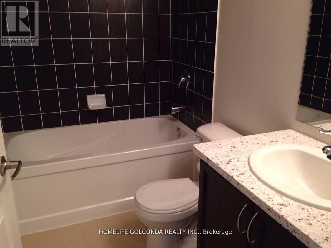 Photo du bâtiment - 19 Grand Trunk Crescent