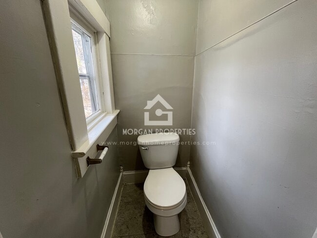 Building Photo - 1102 Spring St