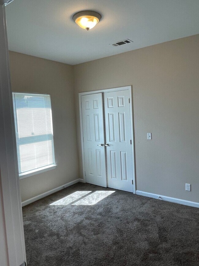 Foto del edificio - 9245 Cedar Ct