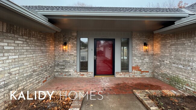 Foto del edificio - 12510 Maple Ridge Rd
