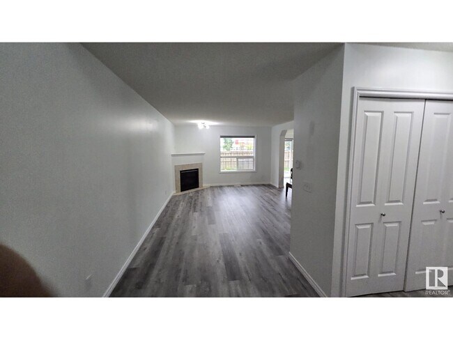 Photo du bâtiment - 8053 Shaske Dr NW