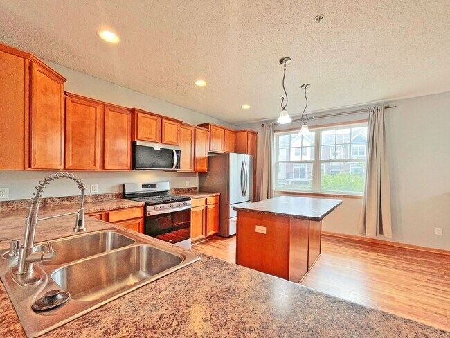 Foto del edificio - 11903 Emery Village Dr N