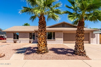 Building Photo - 1656 E Bishop Dr