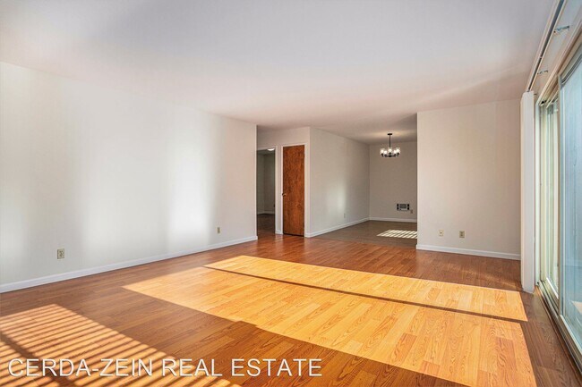 Building Photo - 2 br, 2 bath House - 1339 Pearl St #G