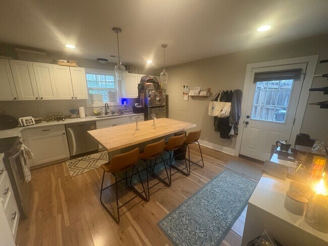 Building Photo - 2 Bed, 2 Bath home in North Knoxville